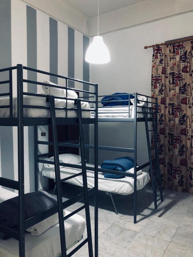 Hostal Dama Hostelbb *